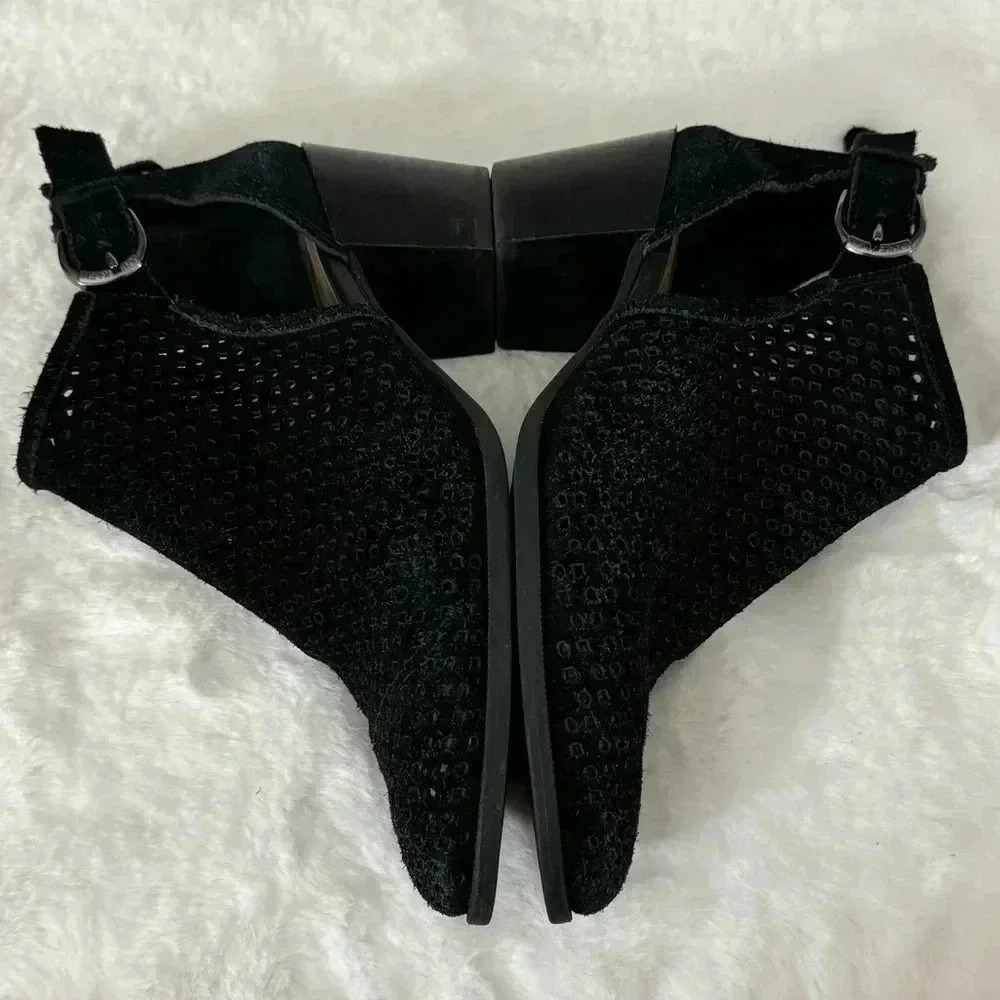 Y2K Grace Anne Black Suede Buckle Perforated Heeled Booties Boots Anne Klein 90s - Picture 10 of 16